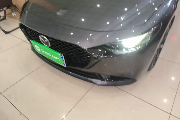 Used Mazda 3 Axela 2022 2.0L Automatic Premium Black Obsidian Edition Left Front Headlight