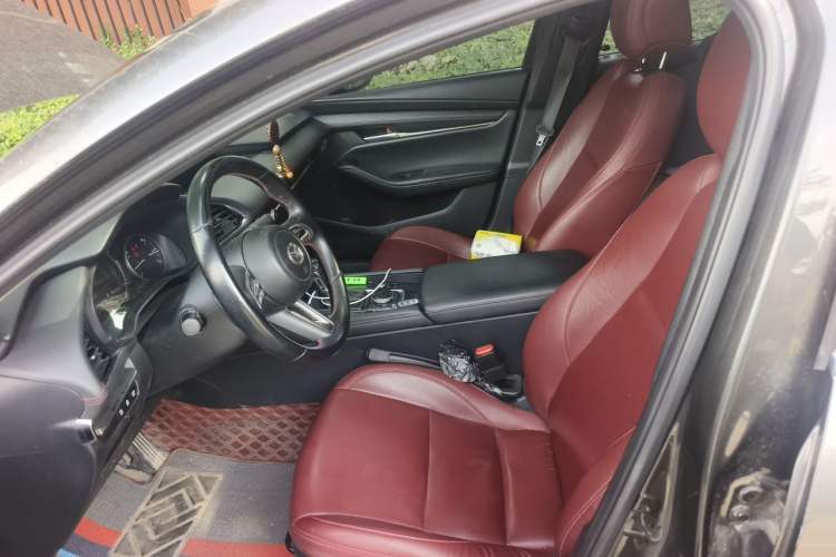 Used Mazda 3 Axela 2022 2.0L Automatic Premium Black Obsidian Edition Left Front Seat