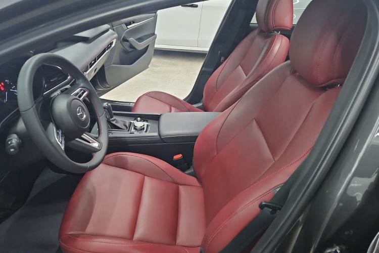 Used Mazda 3 Axela 2022 2.0L Automatic Premium Black Obsidian Edition Left Front Seat