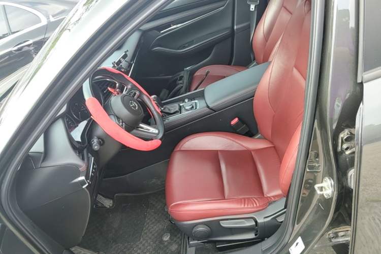 Used Mazda 3 Axela 2022 2.0L Automatic Premium Black Obsidian Edition Left Front Seat