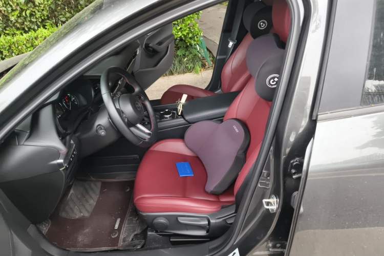 Used Mazda 3 Axela 2022 2.0L Automatic Premium Black Obsidian Edition Left Front Seat