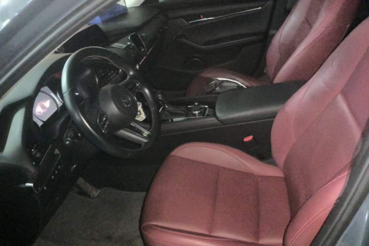 Used Mazda 3 Axela 2022 2.0L Automatic Premium Black Obsidian Edition Left Front Seat