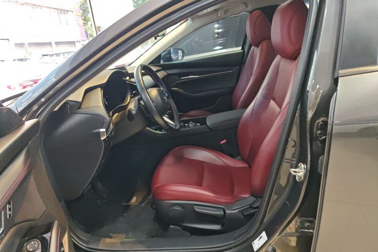 Used Mazda 3 Axela 2022 2.0L Automatic Premium Black Obsidian Edition Left Front Seat