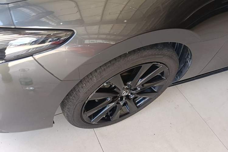 Used Mazda 3 Axela 2022 2.0L Automatic Premium Black Obsidian Edition Left Front Wheel Hub