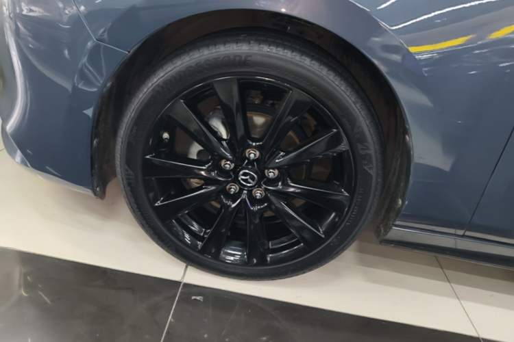 Used Mazda 3 Axela 2022 2.0L Automatic Premium Black Obsidian Edition Left Front Wheel Hub