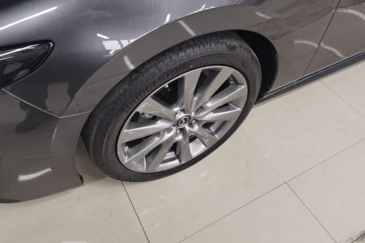 Used Mazda 3 Axela 2022 2.0L Automatic ZhiXuan Edition Left Front Wheel Hub