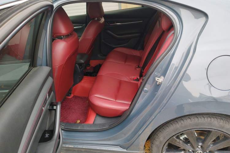 Used Mazda 3 Axela 2022 2.0L Automatic Zhiyao Obsidian Edition Left Rear Seat