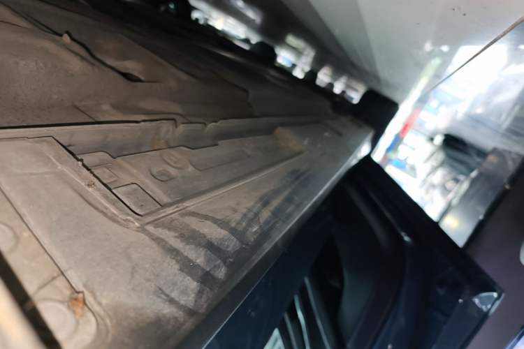 Used Mazda 3 Axela 2022 2.0L Automatic Premium Black Obsidian Edition Left Side Sill
