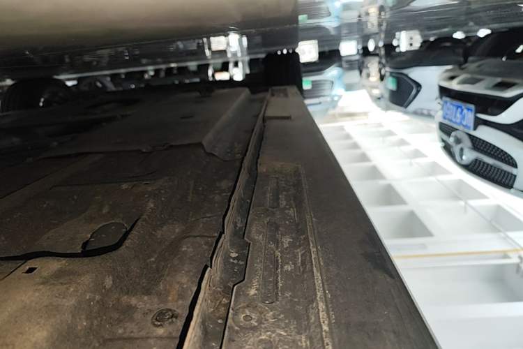 Used Mazda 3 Axela 2022 2.0L Automatic Zhi Rui Obsidian Edition Left Side Sill