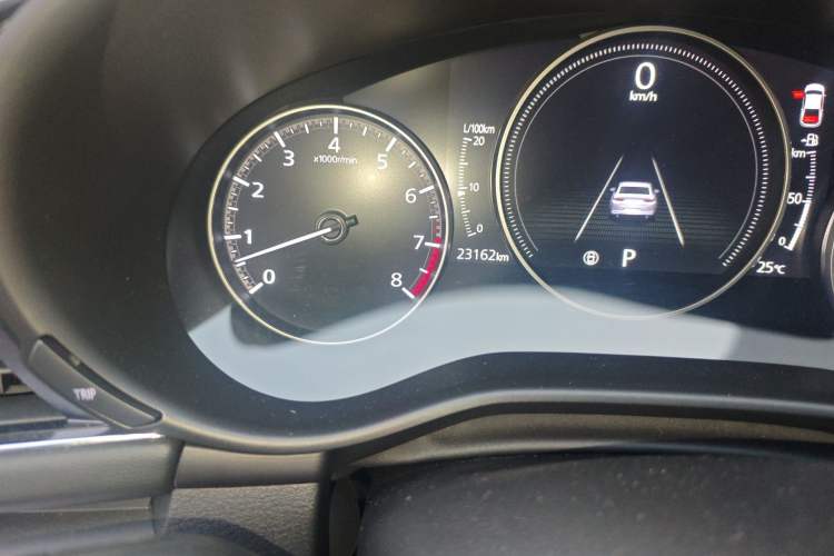 Used Mazda 3 Axela 2022 2.0L Automatic Zhi Rui Edition Odometer Close Up