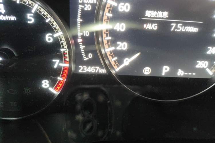 Used Mazda 3 Axela 2022 2.0L Automatic Zhiyao Obsidian Edition Odometer Close Up