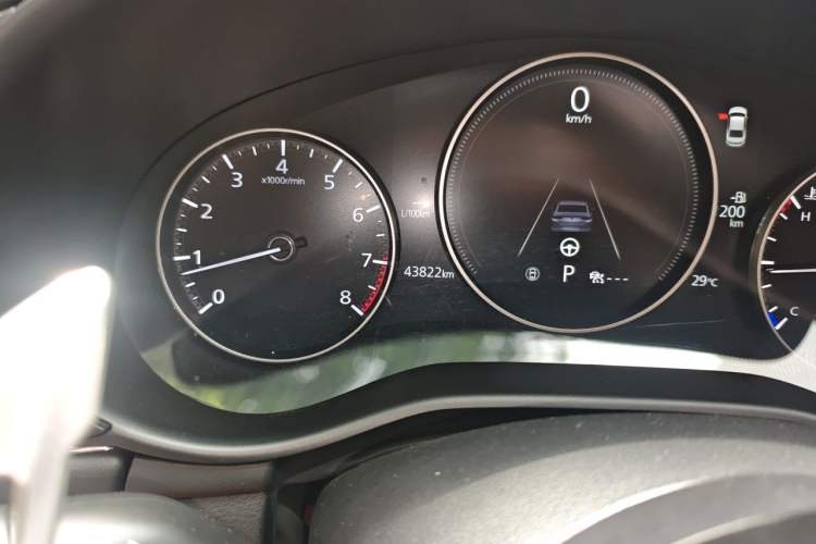 Used Mazda 3 Axela 2022 2.0L Automatic Zhi Rui Obsidian Edition Odometer Close Up