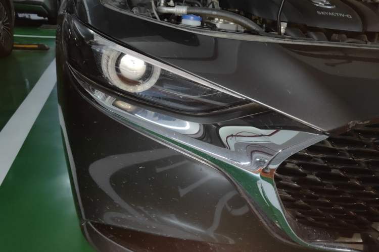 Used Mazda 3 Axela 2022 2.0L Automatic Premium Black Obsidian Edition Right Front Headlight