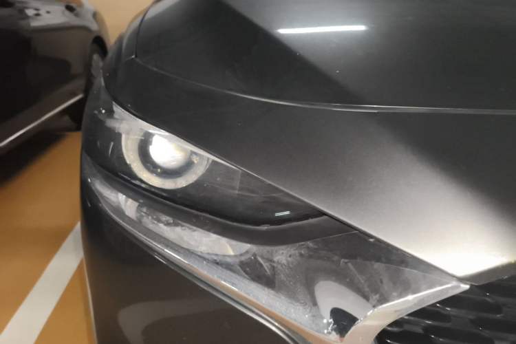 Used Mazda 3 Axela 2022 2.0L Automatic Zhi Rui Edition Right Front Headlight