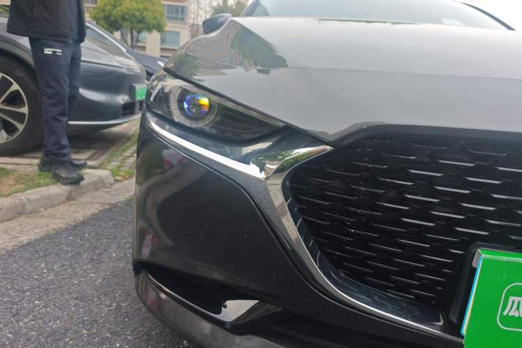 Used Mazda 3 Axela 2022 2.0L Automatic Zhi Rui Edition Right Front Headlight