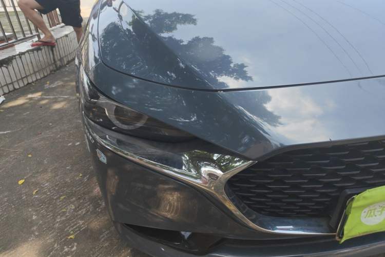 Used Mazda 3 Axela 2022 2.0L Automatic Premium Black Obsidian Edition Right Front Headlight