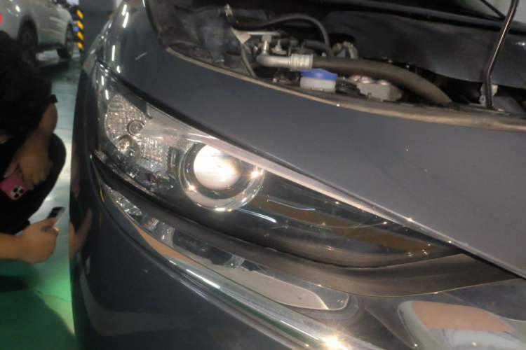 Used Mazda 3 Axela 2022 2.0L Automatic Premium Black Obsidian Edition Right Front Headlight