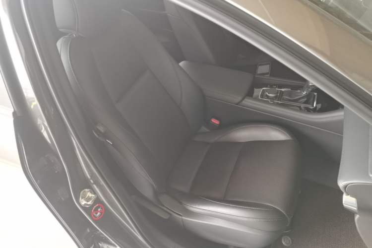 Used Mazda 3 Axela 2022 2.0L Automatic Zhi Rui Edition Right Front Seat