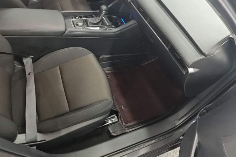 Used Mazda 3 Axela 2022 2.0L Automatic Zhiqing Edition Right Front Seat
