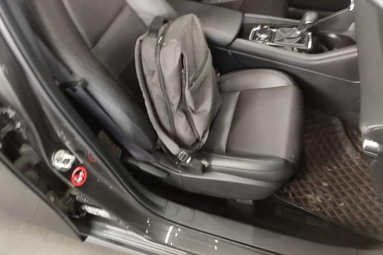 Used Mazda 3 Axela 2022 2.0L Automatic Zhiyao Edition Right Front Seat