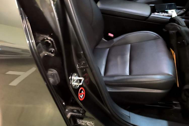 Used Mazda 3 Axela 2022 2.0L Automatic Zhiyao Edition Right Front Seat