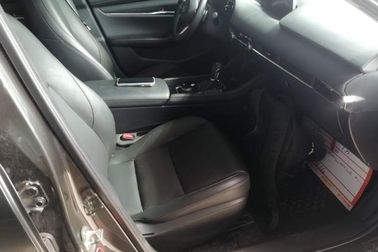 Used Mazda 3 Axela 2022 2.0L Automatic Zhiya Edition Right Front Seat