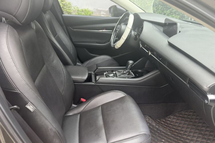 Used Mazda 3 Axela 2022 2.0L Automatic Zhiyao Edition Right Front Seat