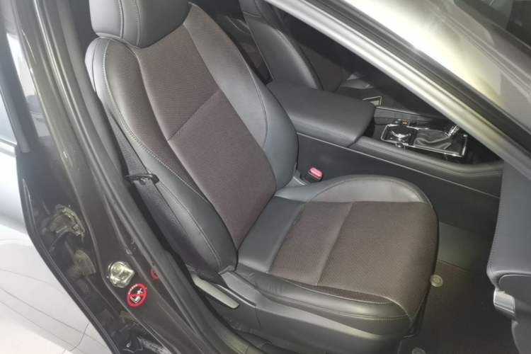 Used Mazda 3 Axela 2022 2.0L Automatic Zhi Rui Edition Right Front Seat