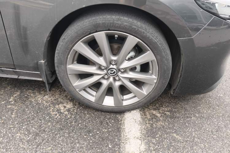 Used Mazda 3 Axela 2022 2.0L Automatic Zhiya Edition Right Front Wheel Hub