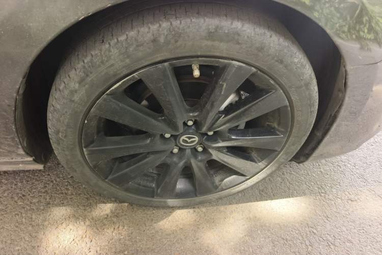 Used Mazda 3 Axela 2022 2.0L Automatic Premium Black Obsidian Edition Right Front Wheel Hub