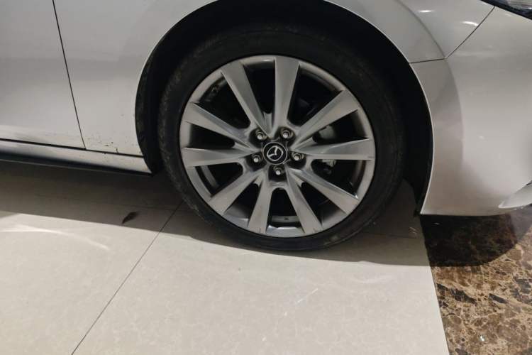 Used Mazda 3 Axela 2022 2.0L Automatic Zhi Rui Edition Right Front Wheel Hub