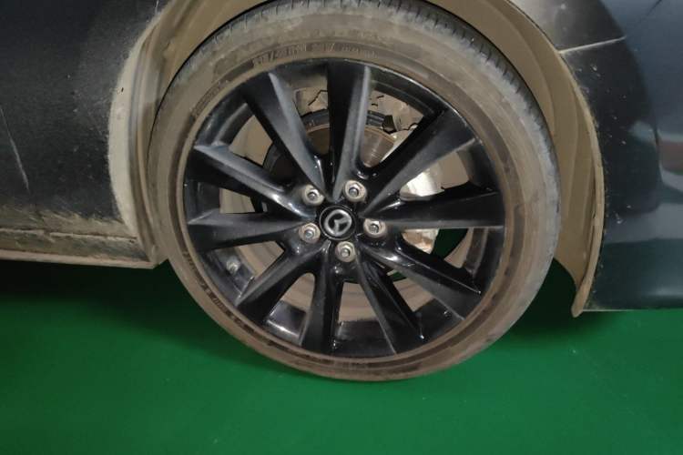 Used Mazda 3 Axela 2022 2.0L Automatic Premium Black Obsidian Edition Right Front Wheel Hub