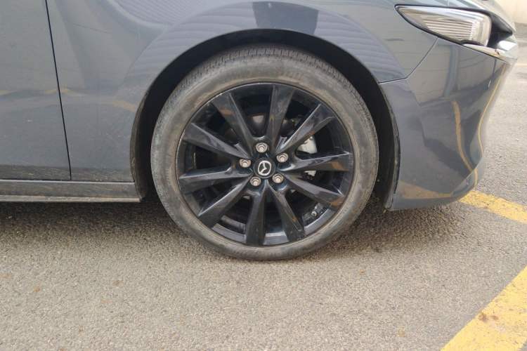 Used Mazda 3 Axela 2022 2.0L Automatic Zhiyao Obsidian Edition Right Front Wheel Hub