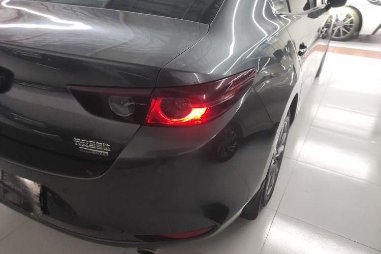 Used Mazda 3 Axela 2022 2.0L Automatic Zhiqing Edition Right Rear Taillight