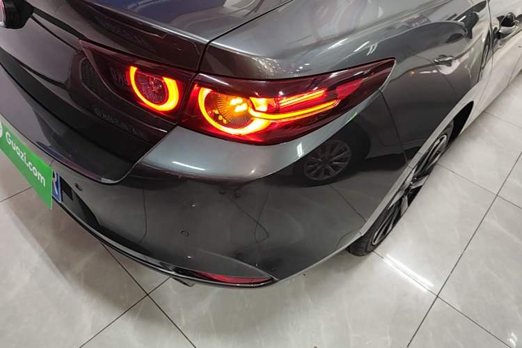 Used Mazda 3 Axela 2022 2.0L Automatic Zhi Rui Obsidian Edition Right Rear Taillight