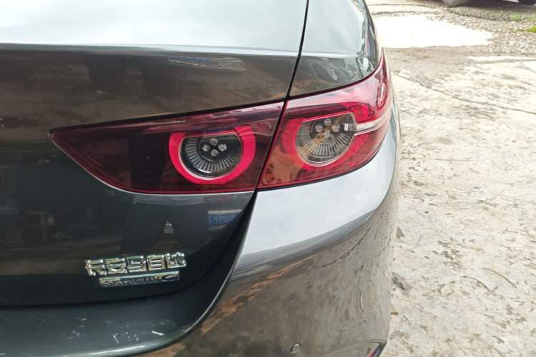 Used Mazda 3 Axela 2022 2.0L Automatic Zhiya Edition Right Rear Taillight