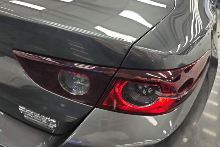 Used Mazda 3 Axela 2022 2.0L Automatic Zhiqing Edition Right Rear Taillight