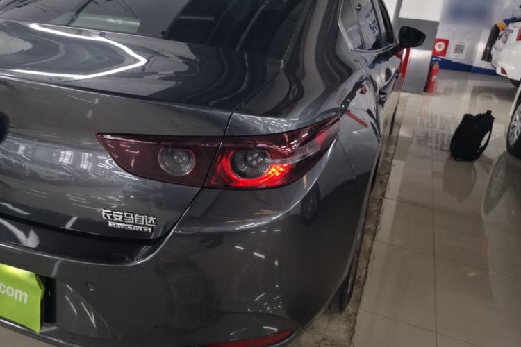 Used Mazda 3 Axela 2022 2.0L Automatic ZhiXuan Edition Right Rear Taillight