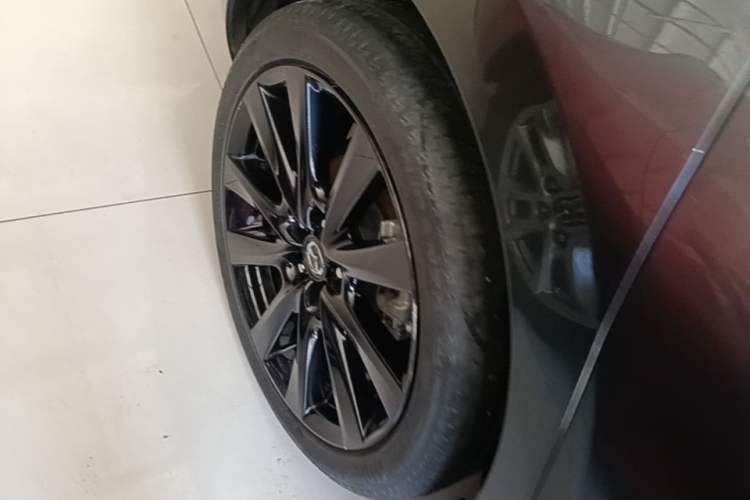 Used Mazda 3 Axela 2022 2.0L Automatic Premium Black Obsidian Edition Right Rear Wheel Hub