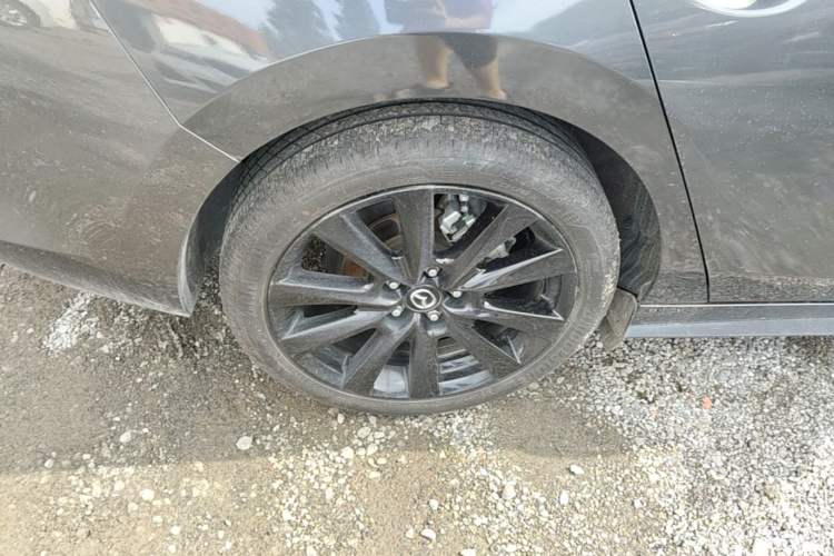 Used Mazda 3 Axela 2022 2.0L Automatic Premium Black Obsidian Edition Right Rear Wheel Hub