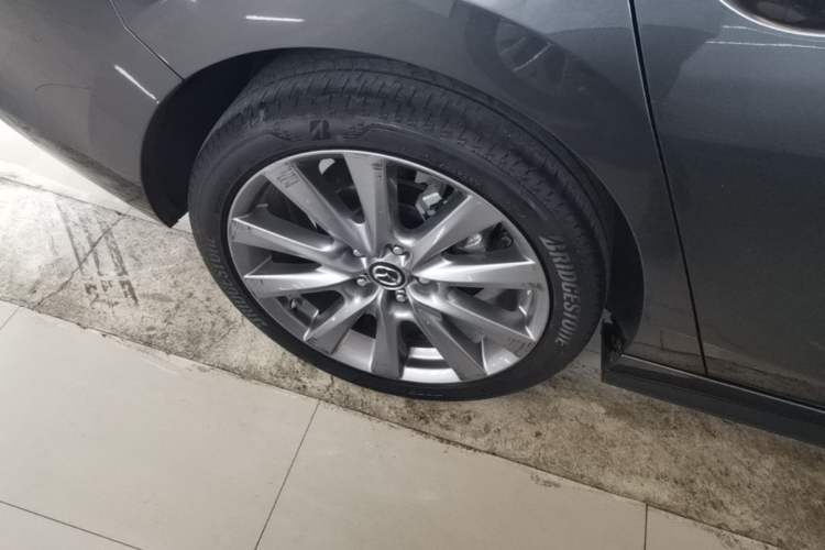 Used Mazda 3 Axela 2022 2.0L Automatic ZhiXuan Edition Right Rear Wheel Hub