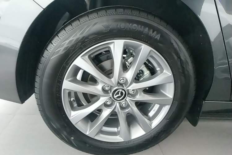 Used Mazda 3 Axela 2022 2.0L Automatic Zhiqing Edition Right Rear Wheel Hub