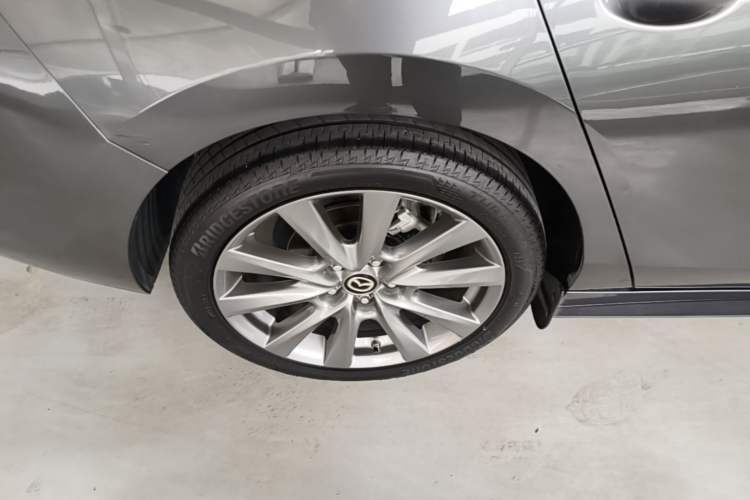 Used Mazda 3 Axela 2022 2.0L Automatic Zhiya Edition Right Rear Wheel Hub