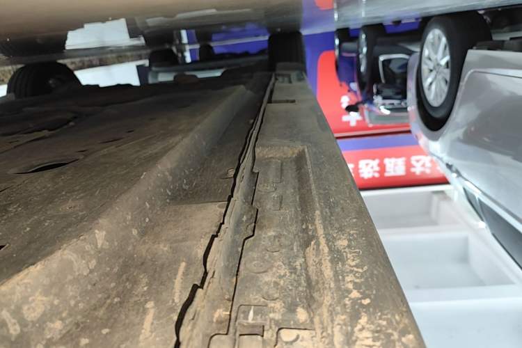Used Mazda 3 Axela 2022 2.0L Automatic Zhi Rui Obsidian Edition Right Side Sill