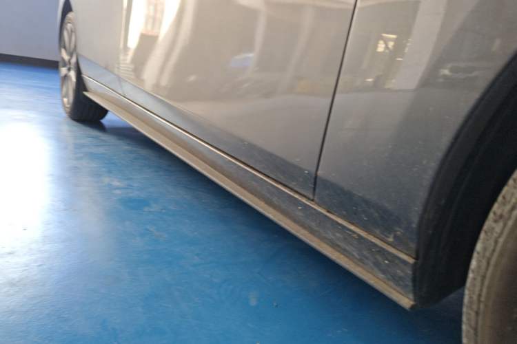Used Mazda 3 Axela 2022 2.0L Automatic Zhi Rui Edition Right Side Sill