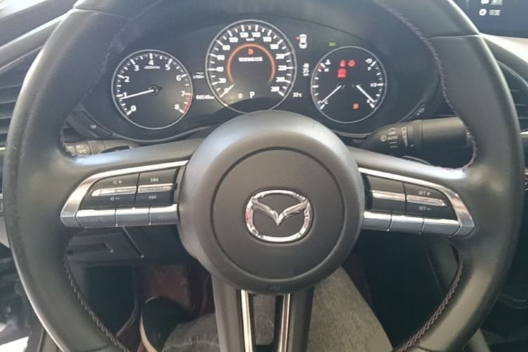 Used Mazda 3 Axela 2022 2.0L Automatic Premium Black Obsidian Edition Steering Wheel