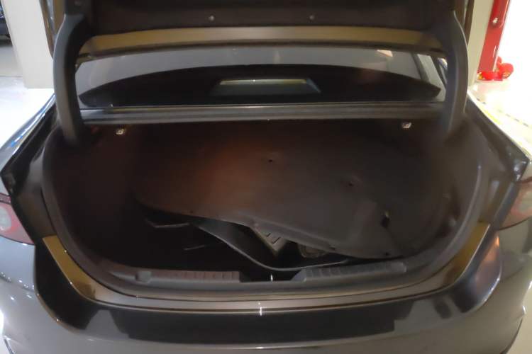 Used Mazda 3 Axela 2022 2.0L Automatic Zhi Rui Edition Trunk