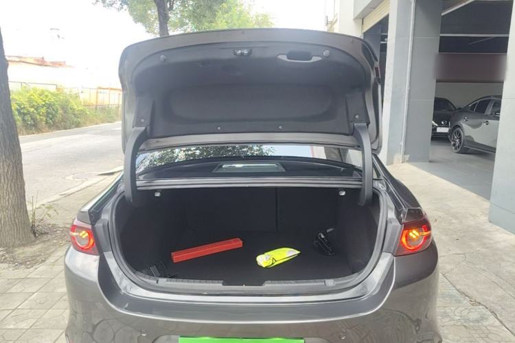 Used Mazda 3 Axela 2022 2.0L Automatic Zhi Rui Edition Trunk