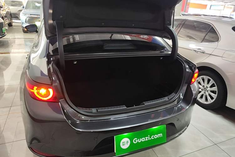 Used Mazda 3 Axela 2022 2.0L Automatic Zhi Rui Obsidian Edition Trunk
