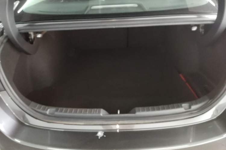 Used Mazda 3 Axela 2022 2.0L Automatic Zhiyao Edition Trunk